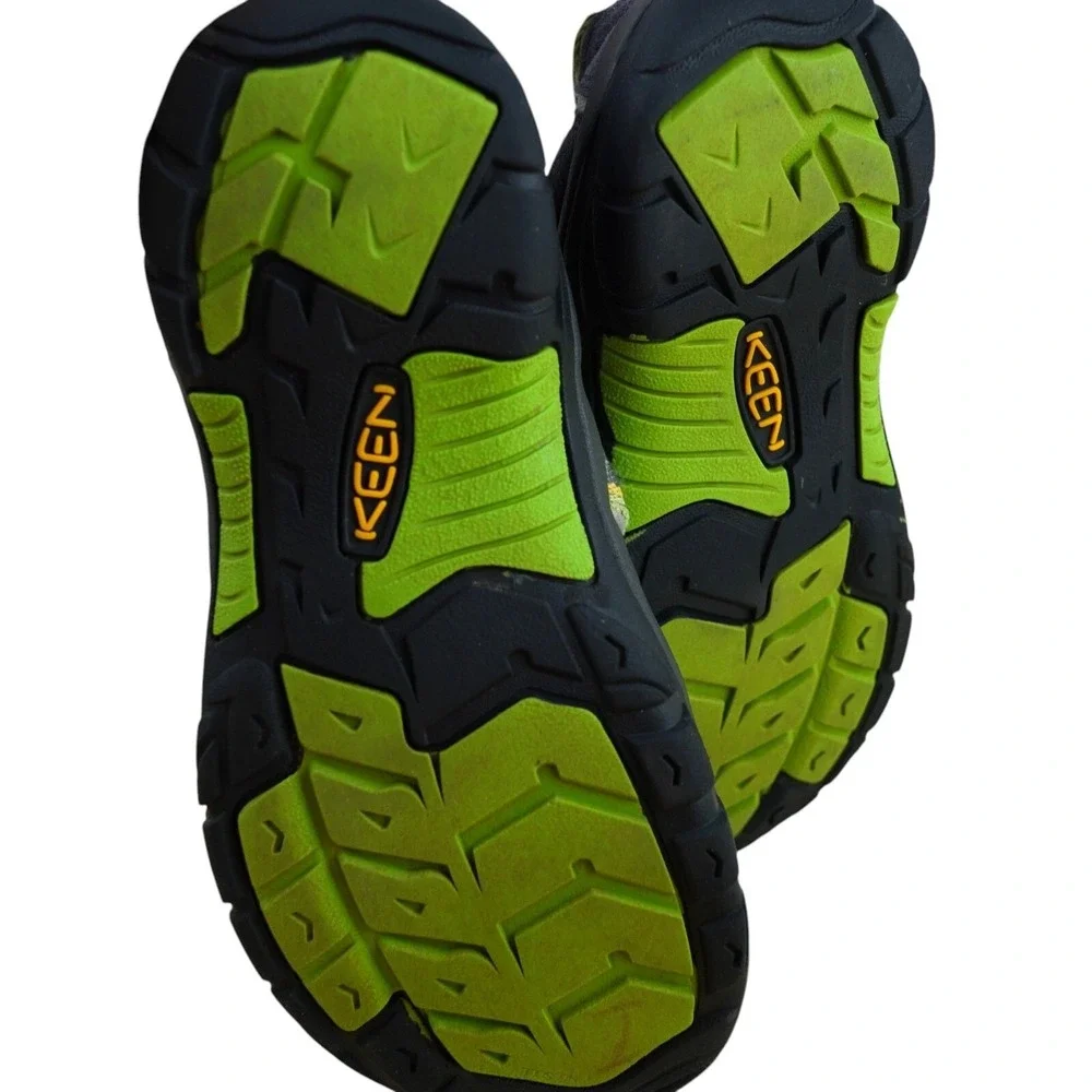 KEEN‎ Newport H2 Sports Sandals Waterproof Strappy Water Shoes Kids 4